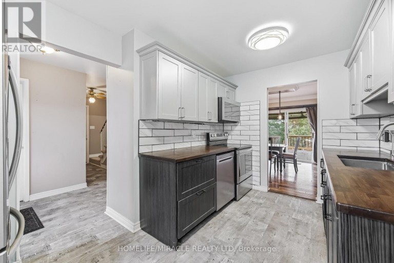 413 TERRY DRIVE, Newmarket (Central Newmarket), Ontario, L3Y5E6