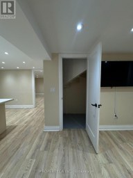 LOWER - 746 LESLIE VALLEY DRIVE Newmarket (Huron Heights-Leslie Valley) Ontario photo 13