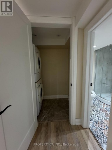 LOWER - 746 LESLIE VALLEY DRIVE, Newmarket (Huron Heights-Leslie Valley), Ontario, L3Y7J3