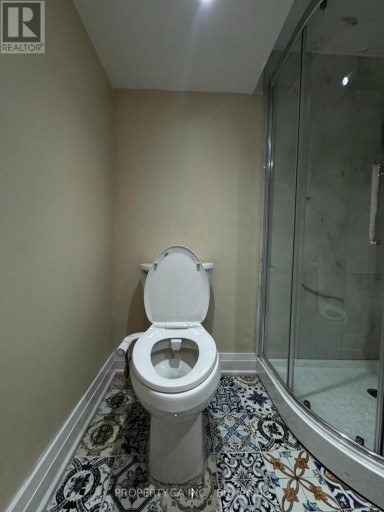 LOWER - 746 LESLIE VALLEY DRIVE, Newmarket (Huron Heights-Leslie Valley), Ontario, L3Y7J3