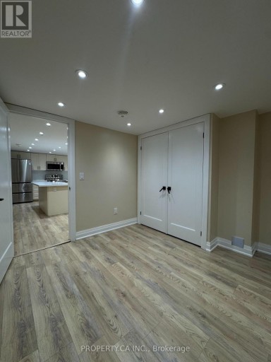 LOWER - 746 LESLIE VALLEY DRIVE, Newmarket (Huron Heights-Leslie Valley), Ontario, L3Y7J3