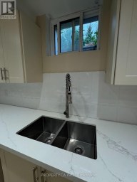 LOWER - 746 LESLIE VALLEY DRIVE Newmarket (Huron Heights-Leslie Valley) Ontario photo 5