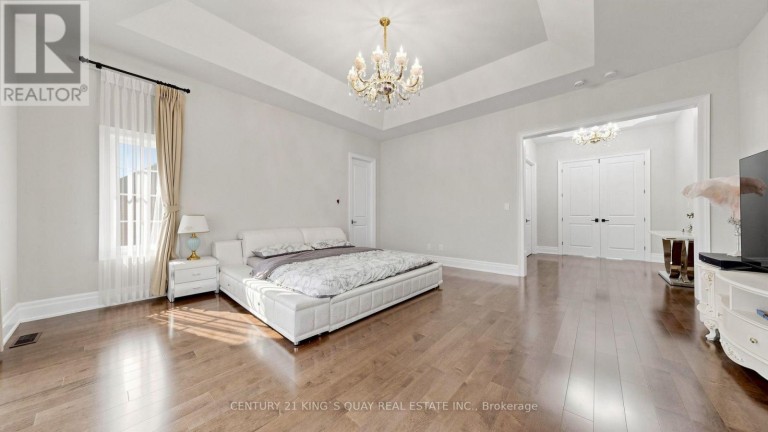 3 SIR HENRY COURT, King (King City), Ontario, L7B0P5