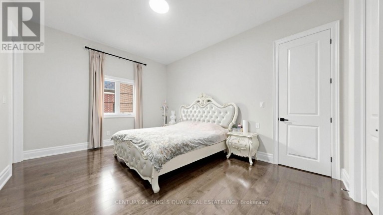 3 SIR HENRY COURT, King (King City), Ontario, L7B0P5