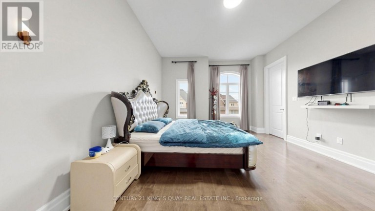 3 SIR HENRY COURT, King (King City), Ontario, L7B0P5