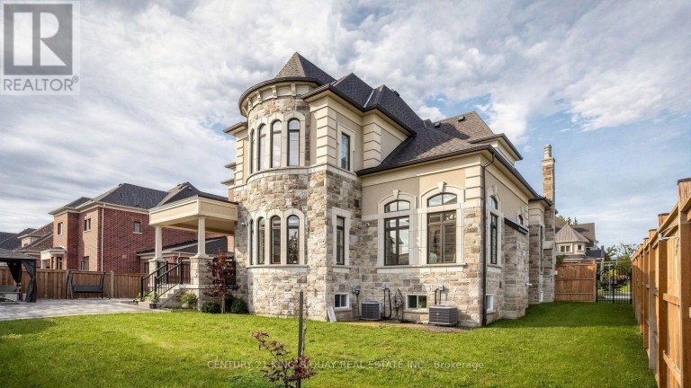 3 SIR HENRY COURT, King (King City), Ontario, L7B0P5
