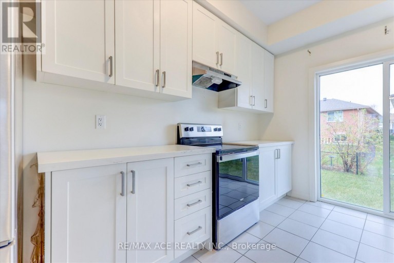 2 LAHEY CRESCENT, Penetanguishene, Ontario, L9M0W1