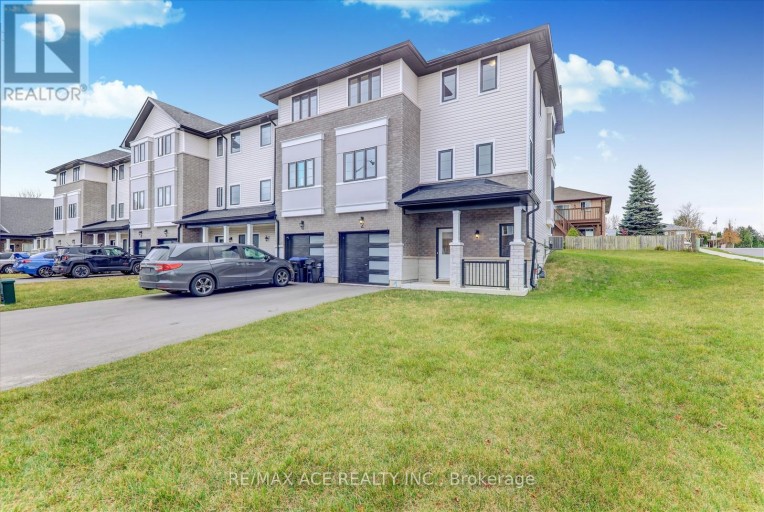 2 LAHEY CRESCENT, Penetanguishene, Ontario, L9M0W1