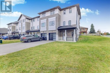 2 LAHEY CRESCENT Penetanguishene Ontario photo 3
