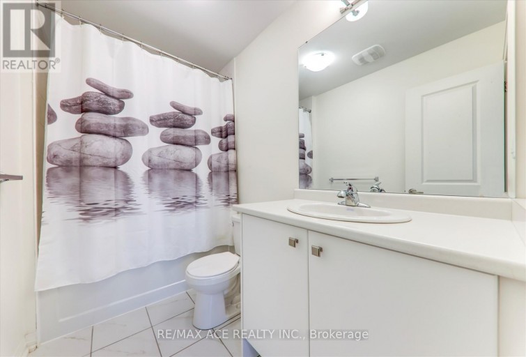 2 LAHEY CRESCENT, Penetanguishene, Ontario, L9M0W1
