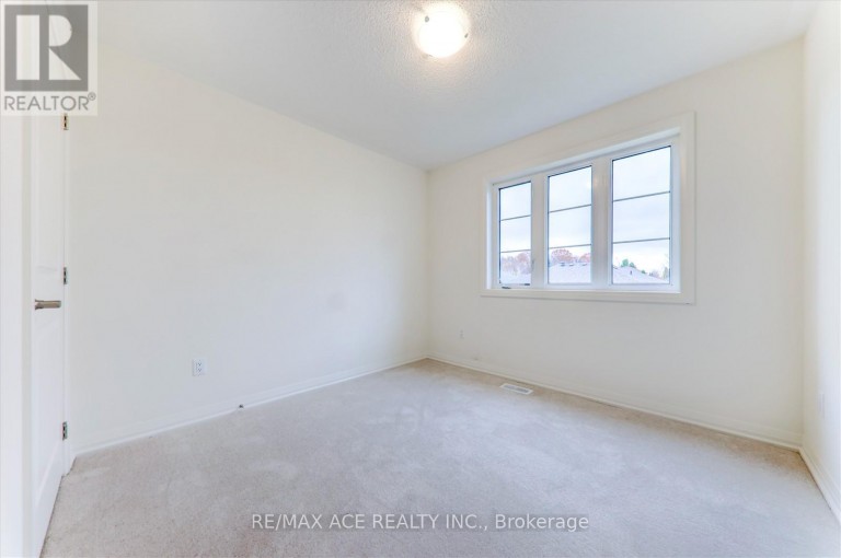 2 LAHEY CRESCENT, Penetanguishene, Ontario, L9M0W1