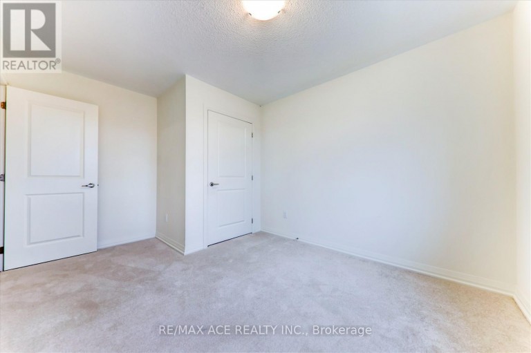 2 LAHEY CRESCENT, Penetanguishene, Ontario, L9M0W1