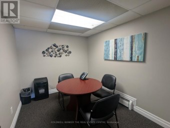 UPPER - B - 284 DUNLOP STREET W Barrie (400 North) Ontario photo 4