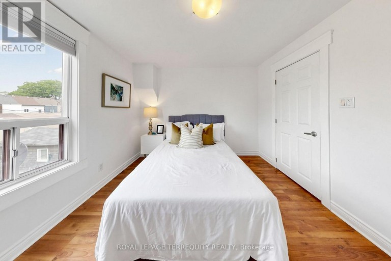 UPPER - 150 OSLER STREET, Toronto (Weston-Pellam Park), Ontario, M6N2Y8