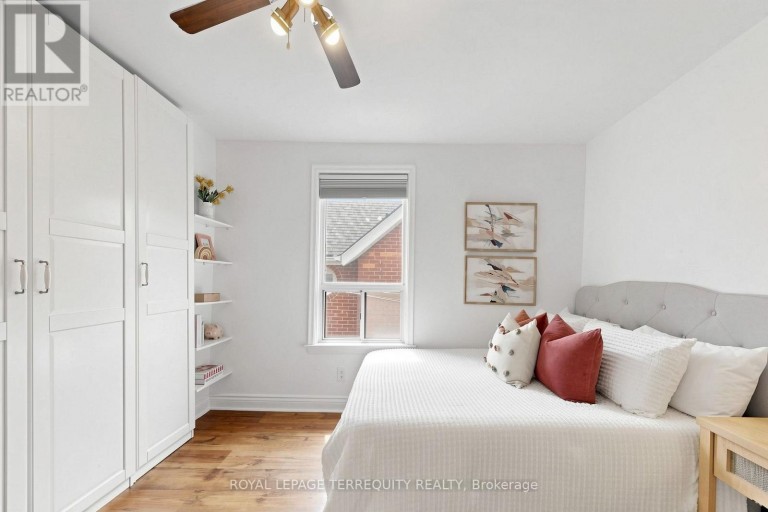 UPPER - 150 OSLER STREET, Toronto (Weston-Pellam Park), Ontario, M6N2Y8