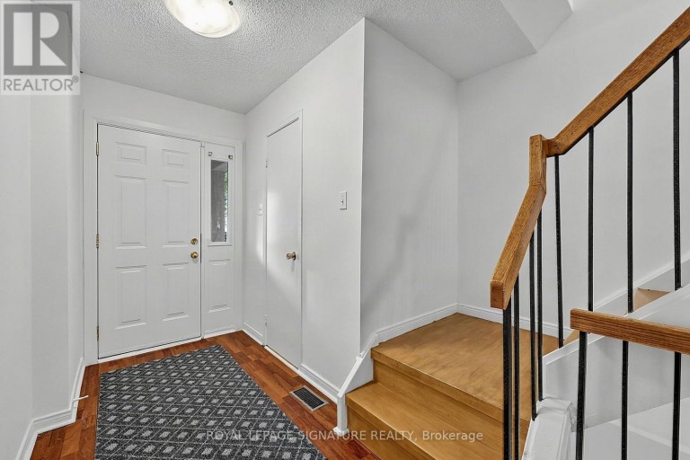 5950 CHIDHAM CRESCENT, Mississauga (Meadowvale), Ontario, L5N2R9