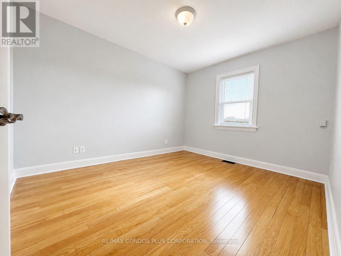 UPPER FLOOR - 60 KANE AVENUE, Toronto (Keelesdale-Eglinton West), Ontario, M6M3M7