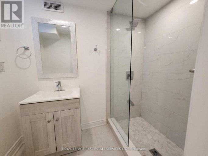 1447 SANTA ROSA COURT, Mississauga (East Credit), Ontario, L5V1H7