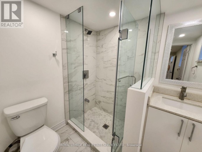 1447 SANTA ROSA COURT, Mississauga (East Credit), Ontario, L5V1H7