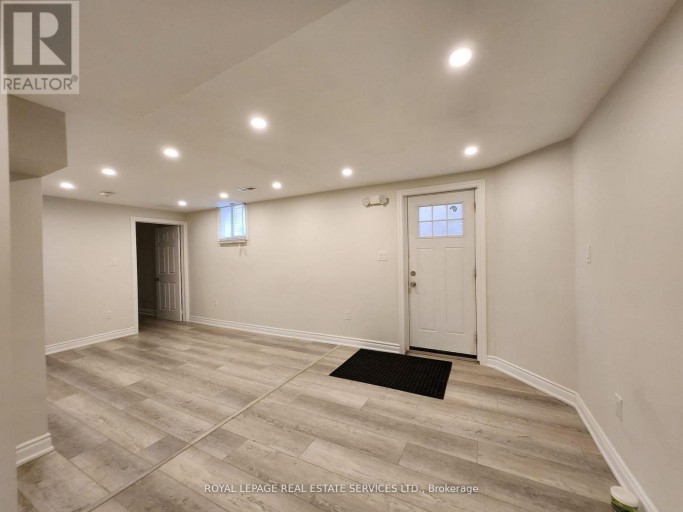 1447 SANTA ROSA COURT, Mississauga (East Credit), Ontario, L5V1H7