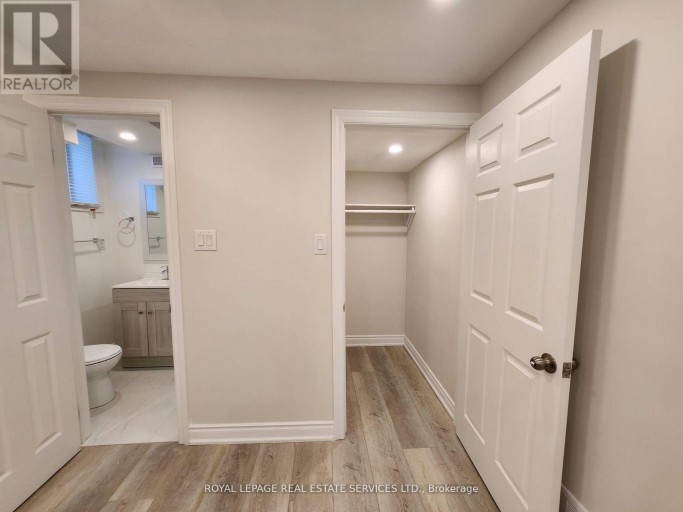 1447 SANTA ROSA COURT, Mississauga (East Credit), Ontario, L5V1H7