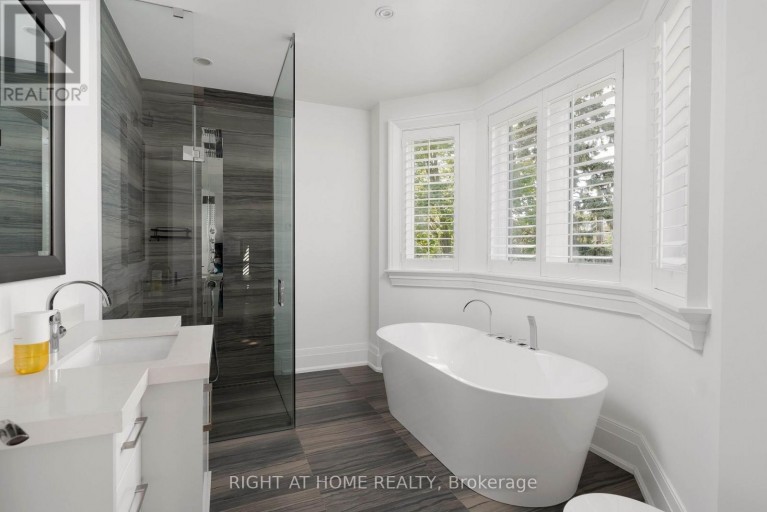1410 STANBURY ROAD, Oakville (WO West), Ontario, L6L2J6