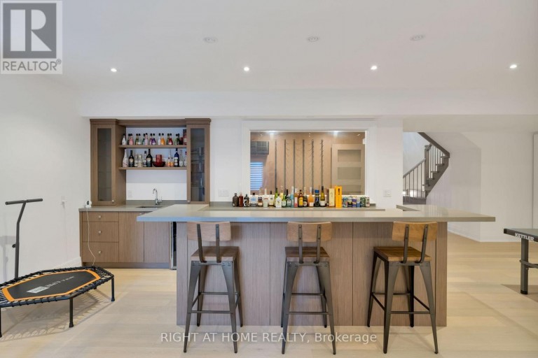1410 STANBURY ROAD, Oakville (WO West), Ontario, L6L2J6
