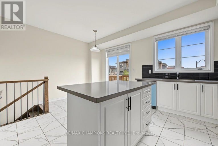 4 ARCOLA STREET, Brampton (Goreway Drive Corridor), Ontario, L6P4N6