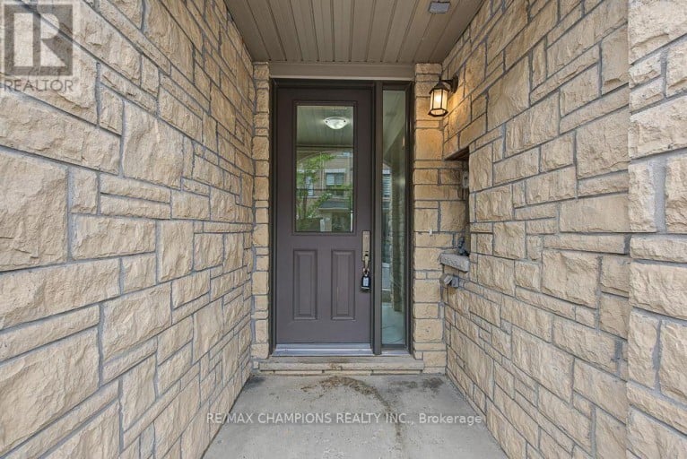 4 ARCOLA STREET, Brampton (Goreway Drive Corridor), Ontario, L6P4N6