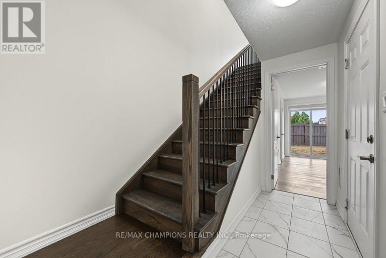 4 ARCOLA STREET, Brampton (Goreway Drive Corridor), Ontario, L6P4N6