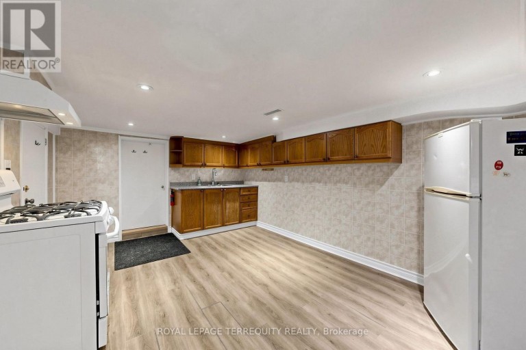 BSMT - 150 OSLER STREET, Toronto (Weston-Pellam Park), Ontario, M6N2Y8