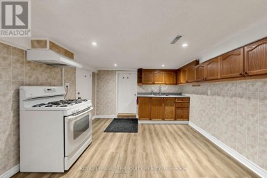 BSMT - 150 OSLER STREET Toronto (Weston-Pellam Park) Ontario photo 5