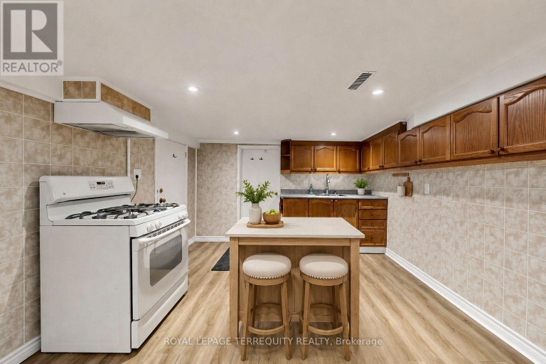 BSMT - 150 OSLER STREET, Toronto (Weston-Pellam Park), Ontario, M6N2Y8