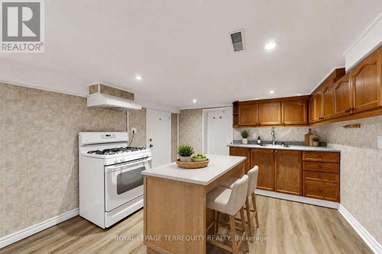 BSMT - 150 OSLER STREET, Toronto (Weston-Pellam Park), Ontario, M6N2Y8