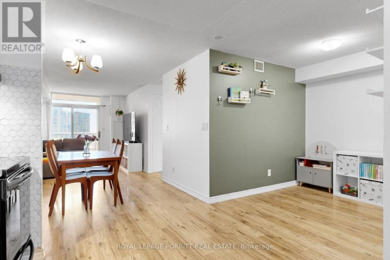 927 - 3888 DUKE OF YORK BOULEVARD, Mississauga (City Centre), Ontario, L5A4P5