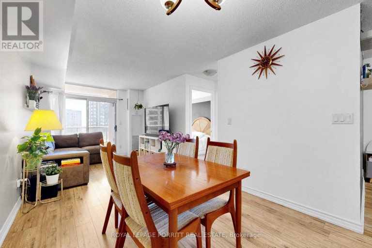 927 - 3888 DUKE OF YORK BOULEVARD, Mississauga (City Centre), Ontario, L5A4P5