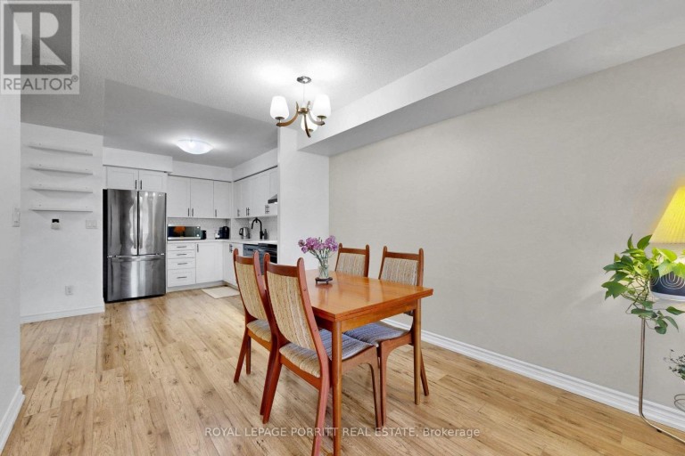 927 - 3888 DUKE OF YORK BOULEVARD, Mississauga (City Centre), Ontario, L5A4P5
