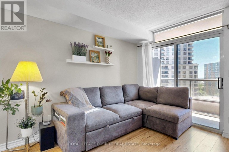 927 - 3888 DUKE OF YORK BOULEVARD, Mississauga (City Centre), Ontario, L5A4P5