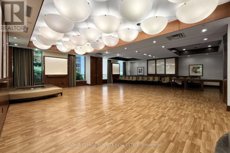 927 - 3888 DUKE OF YORK BOULEVARD, Mississauga (City Centre), Ontario, L5A4P5