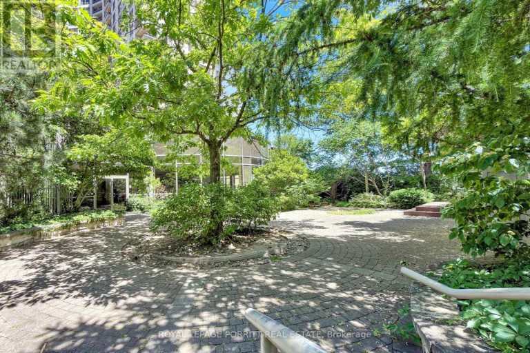 927 - 3888 DUKE OF YORK BOULEVARD, Mississauga (City Centre), Ontario, L5A4P5