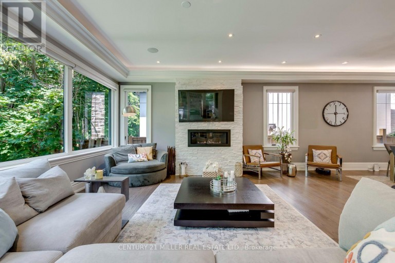 1399 WILLOWDOWN ROAD, Oakville (SW Southwest), Ontario, L6L1X2