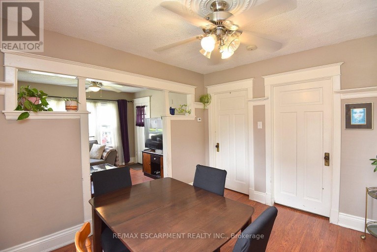 56 BARONS AVENUE N, Hamilton (Homeside), Ontario, L8H5A4