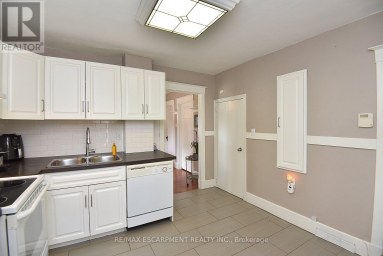 56 BARONS AVENUE N Hamilton (Homeside) Ontario photo 15