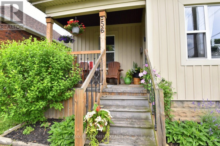56 BARONS AVENUE N, Hamilton (Homeside), Ontario, L8H5A4