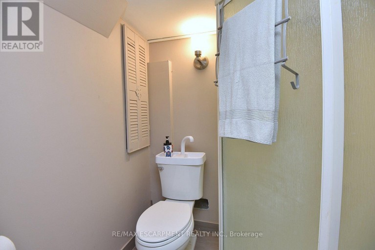 56 BARONS AVENUE N, Hamilton (Homeside), Ontario, L8H5A4