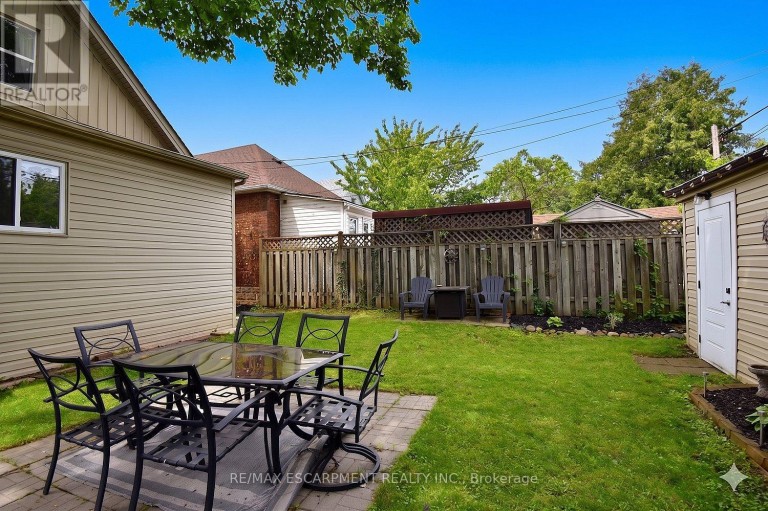 56 BARONS AVENUE N, Hamilton (Homeside), Ontario, L8H5A4