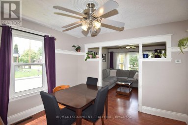 56 BARONS AVENUE N Hamilton (Homeside) Ontario photo 4