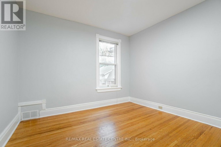 LOWER - 267 ABERDEEN AVENUE, Hamilton (Kirkendall), Ontario, L8P2R2