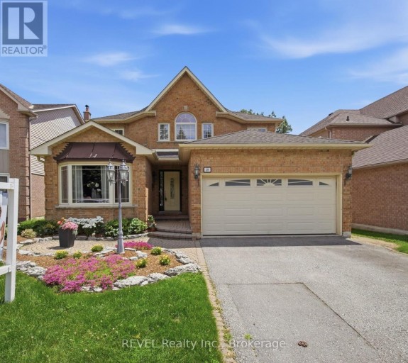 29 STRATTON CRESCENT, Whitby (Rolling Acres), Ontario, L1R1V4