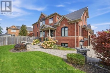 110 KENNETH HOBBS AVENUE Whitby (Pringle Creek) Ontario photo 1